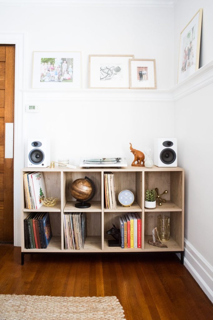 This guy has got a good aesthetic, some good speakers for vinyl here